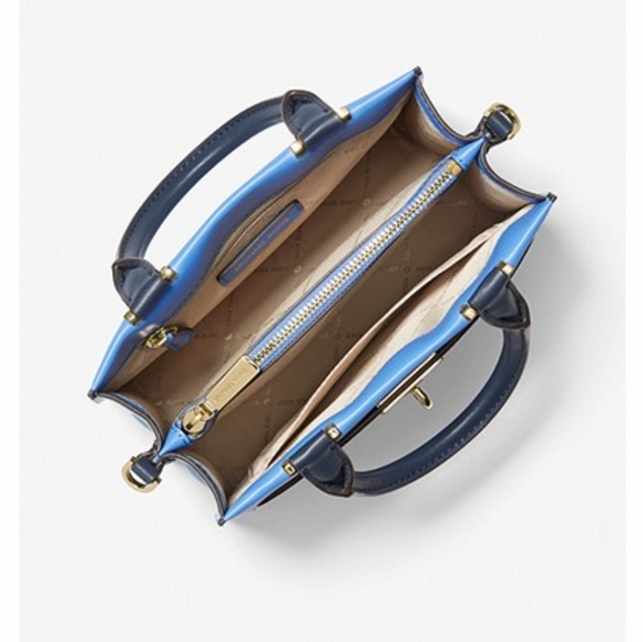 Michael Kors Tatiana Medium Messenger - Picture 13 of 14